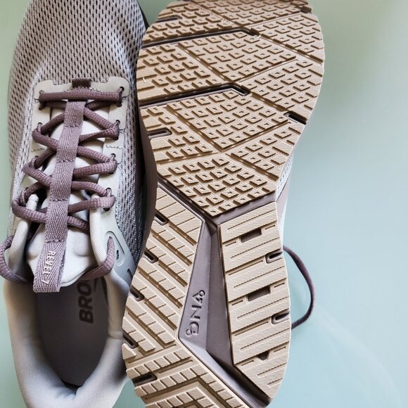 Running Sneaker - Picture 4 of 4